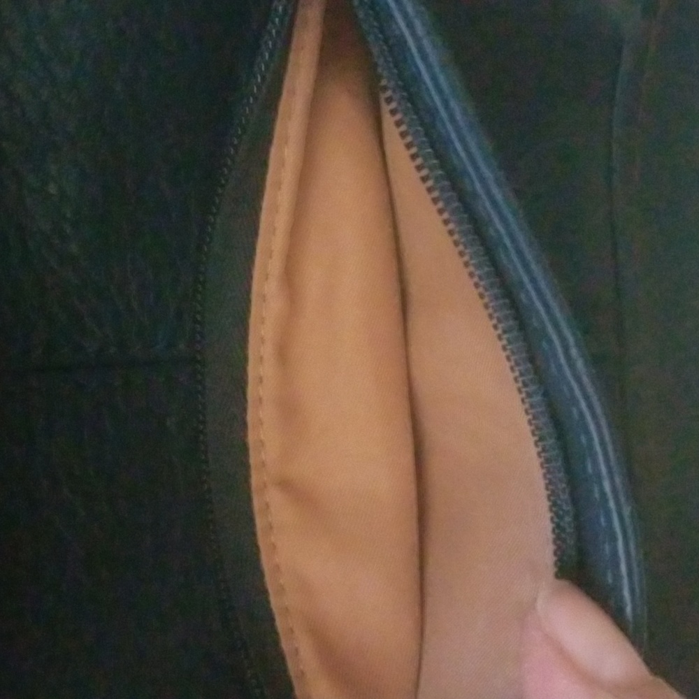 The Sak Iris Leather  Crossbody /Shoulder Bag EUC - Picture 5 of 14